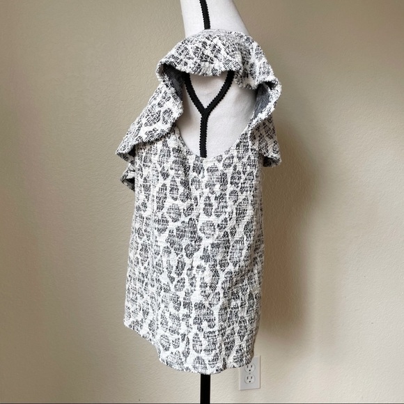 Dolan Savannah Asymetric Ruffle Textured Top L - Picture 4 of 10